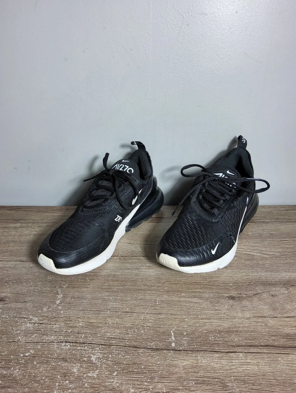Women Nike Air Max 270 Sz 9.5